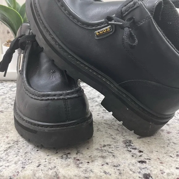 Lugz - Picture 1 of 4